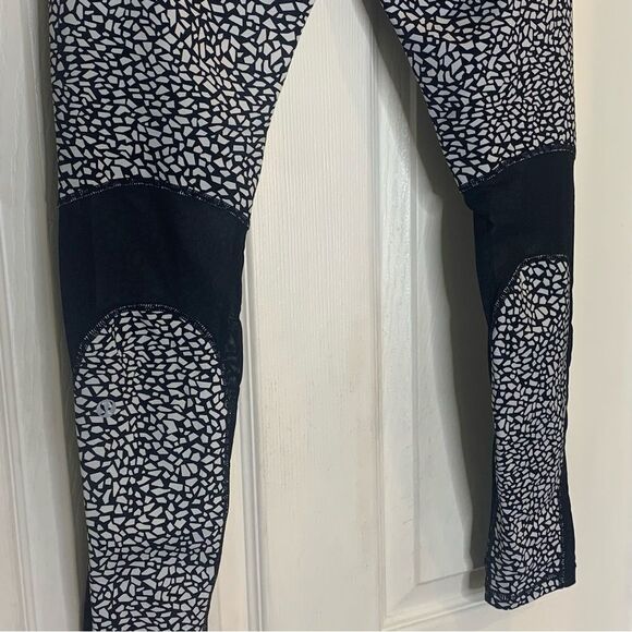 Lululemon Run Inspire Zipper Pocket Black White Leggings Size 10 - Picture 8 of 12